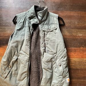 Carhatt vest. Reversible. Size small